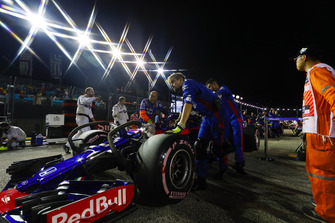 Brendon Hartley, Toro Rosso STR13, arrives on the grid