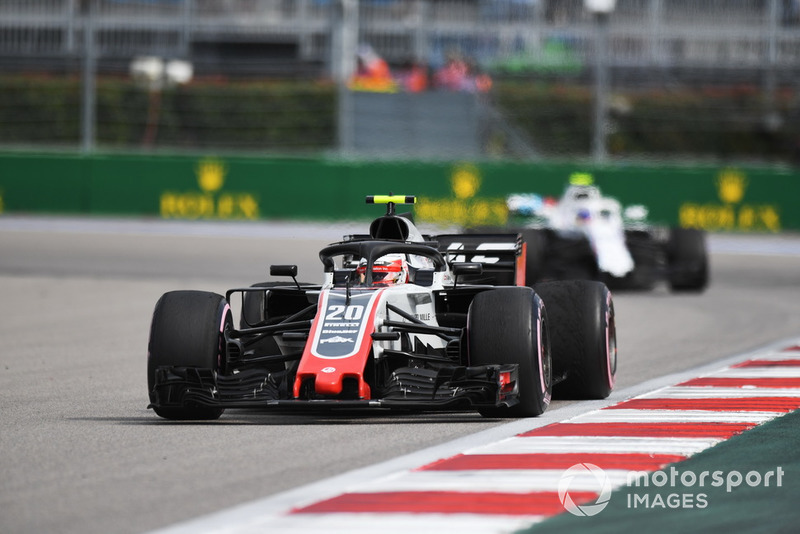 Kevin Magnussen, Haas F1 Team VF-18 ve Sergey Sirotkin, Williams FW41