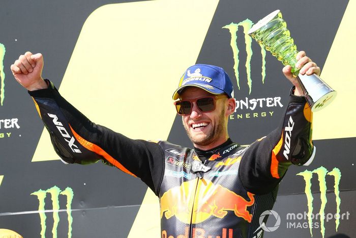 Podio: ganador de la carrera Brad Binder, Red Bull KTM Factory Racing