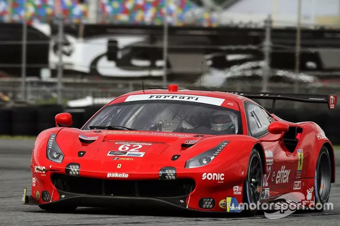 #62 Risi Competizione Ferrari 488 GTE, GTLM: Davide Rigon, Miguel Molina