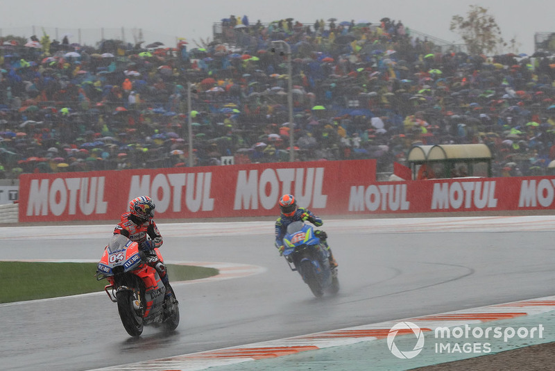Il vincitore della gara Andrea Dovizioso, Ducati Team, il secondo classificato Alex Rins, Team Suzuki MotoGP