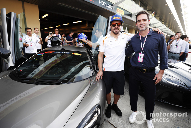 Fernando Alonso, McLaren, dan Jimmie Johnson, pembalap NASCAR