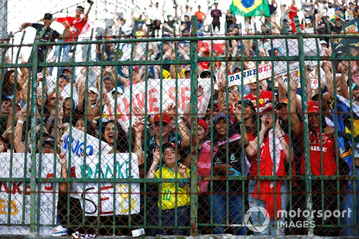 I fan di Sebastian Vettel, Aston Martin