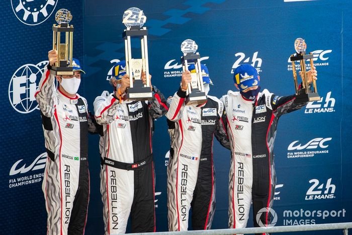 Podio: segundo lugar #1 Rebellion Racing Rebellion R-13 - Gibson: Bruno Senna, Gustavo Menezes, Norman Nato