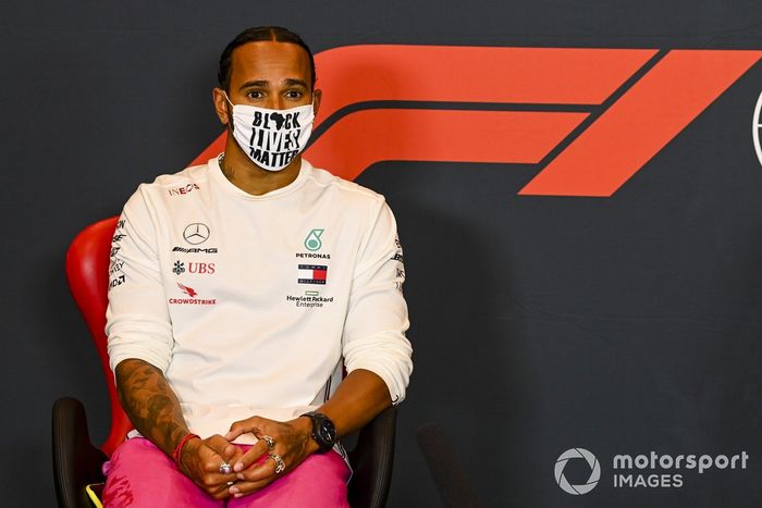 Lewis Hamilton, Mercedes-AMG F1, en la conferencia de prensa