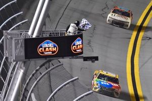 Race winner Kyle Busch, Joe Gibbs Racing, Toyota