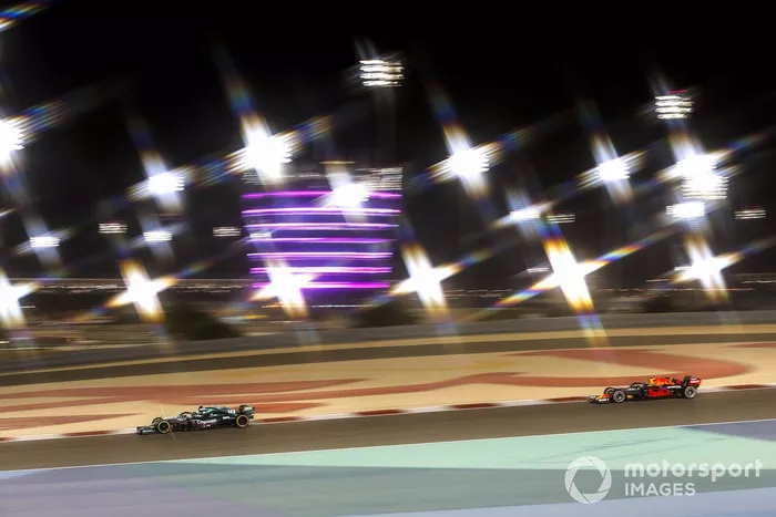 Lance Stroll, Aston Martin AMR21, Sergio Pérez, Red Bull Racing RB16B