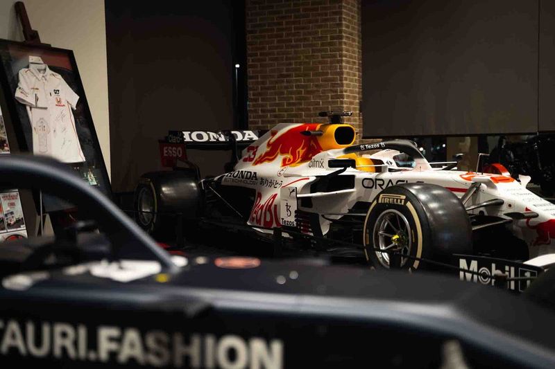 【2点セット】レッドブル・レーシング RB16B & アルファタウリ AT02 Amazon.co.jp: 【2点セット】トミカプレミアムRacing レッドブル