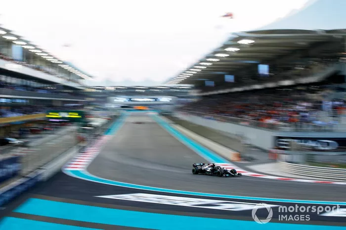 Lewis Hamilton, Mercedes W12