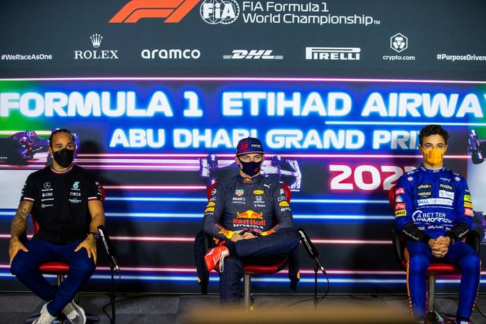 Lewis Hamilton, Mercedes, ganador de la pole Max Verstappen, Red Bull Racing, Lando Norris, McLaren