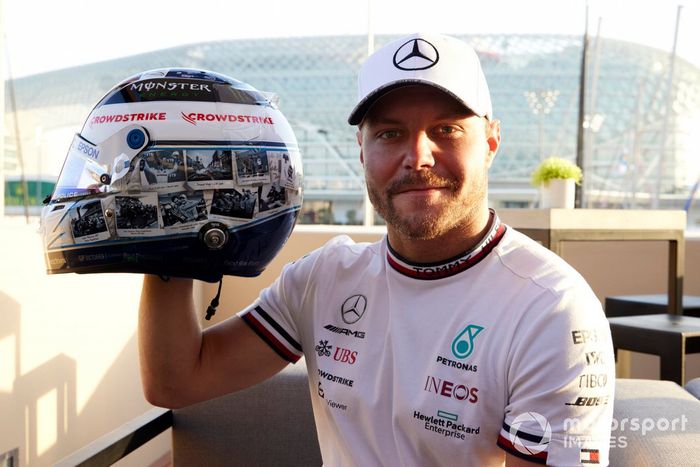 Valtteri Bottas, Mercedes con su casco con diseño especial