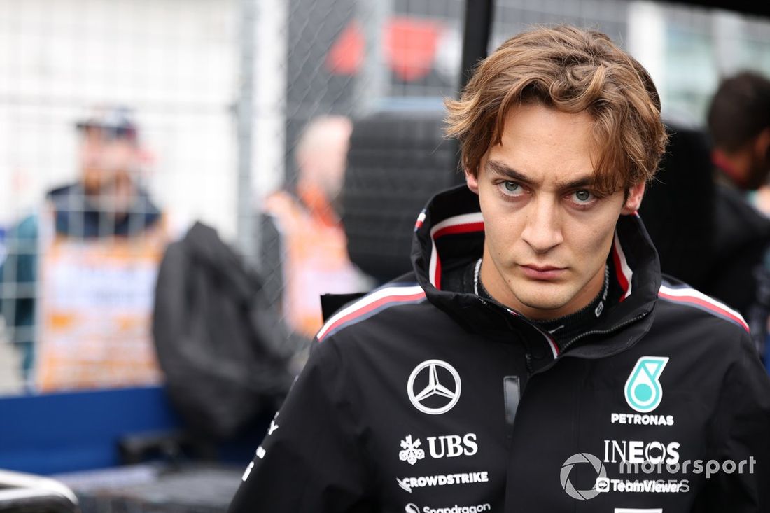 George Russell, Mercedes-AMG F1 Team, na starcie przed wyścigiem