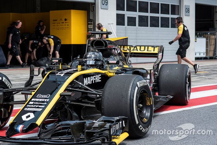 Guanyu Zhou, Renault Sport Academy, con un Renault F1 de 2017 en Austria
