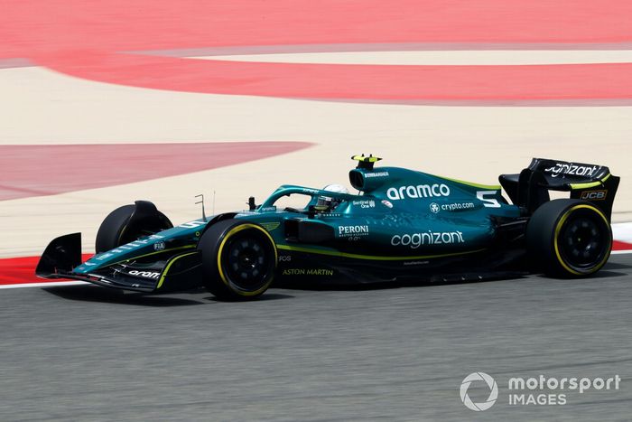 Sebastian Vettel, Aston Martin AMR22

