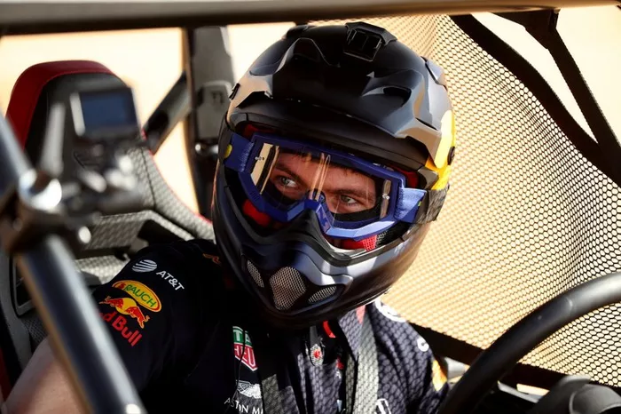 Max Verstappen, Alexander Albon, Red Bull Racing,  Red Bull Desert Racing allo Skydive Dubai