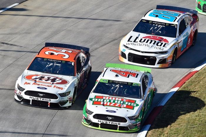 Kevin Harvick, Stewart-Haas Racing, Ford Mustang Hunt Brothers Pizza, Michael McDowell, Front Row Motorsports, Ford Mustang A&W All American Foods, Alex Bowman, Hendrick Motorsports, Chevrolet Camaro LLumar