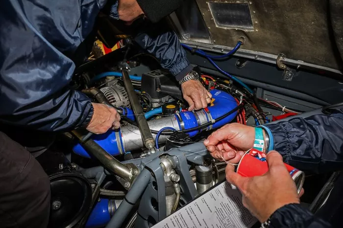 Verificaciones en Paul Ricard antes del embarque del Dakar 2020