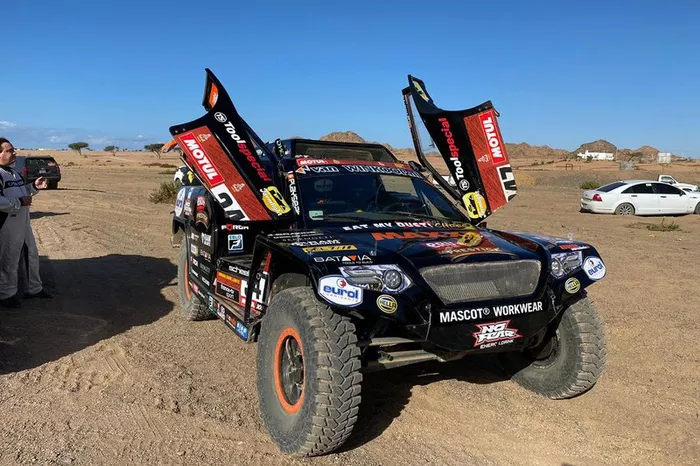 #347 Jefferies and Maxxis Dakar Team: Tim Coronel, Tom Coronel