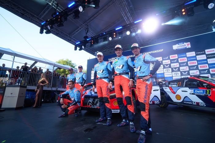 Adrien Fourmaux, Alexandre Coria, Hyundai World Rally Team Hyundai i20 N Rally1, Ott Tänak, Martin Järveoja, Hyundai World Rally Team Hyundai i20 N Rally1, Thierry Neuville, Martijn Wydaeghe, Hyundai World Rally Team Hyundai i20 N Rally1