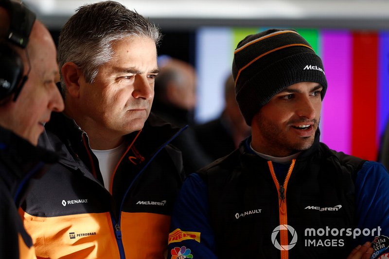 Gil De Ferran, Direttore Sportivo McLaren e Carlos Sainz Jr., McLaren