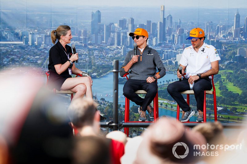 Lando Norris, McLaren, Carlos Sainz Jr., McLaren