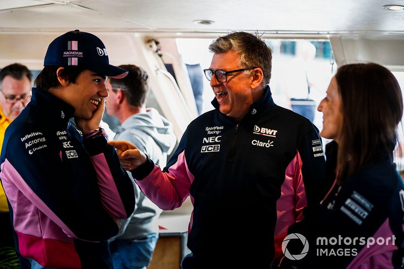 Lance Stroll, Racing Point e Otmar Szafnauer, Chief Operating Officer, Racing Point, si dirigono verso l'evento a Federation Square