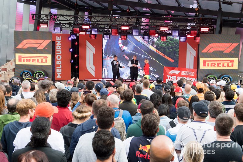 Mario Isola, de Pirelli Motorsport, y Ross Brawn, director deportivo de la FOM