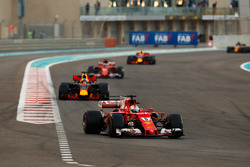 Sebastian Vettel, Ferrari SF70H, Daniel Ricciardo, Red Bull Racing RB13, Kimi Raikkonen, Ferrari SF70H, Max Verstappen, Red Bull Racing RB13