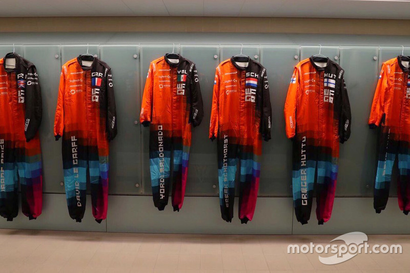 McLaren World's Fastest Gamer trajes de carrera