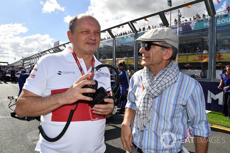 Frederic Vasseur, Sauber, Team Principal on the grid