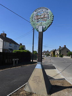 Silverstone Village, monumento ai caduti