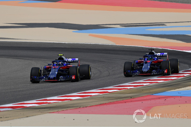 Pierre Gasly, Scuderia Toro Rosso STR13 and Brendon Hartley, Scuderia Toro Rosso STR13