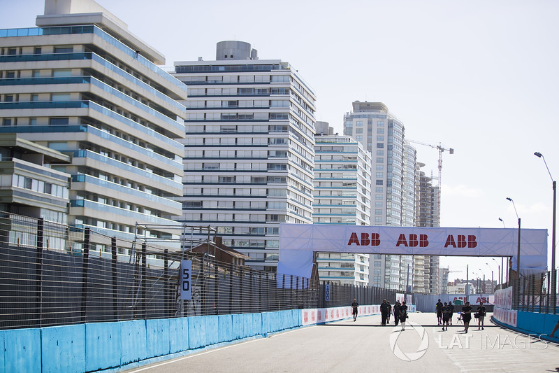 Nelson Piquet Jr., Jaguar Racing, walks the track