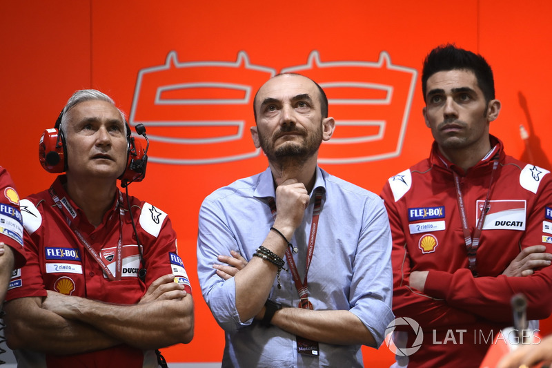 Давіде Тардоцці, менеджер Ducati Team, Клаудіо Доменікалі, виконавчий директор Ducati, Мікеле Пірро,