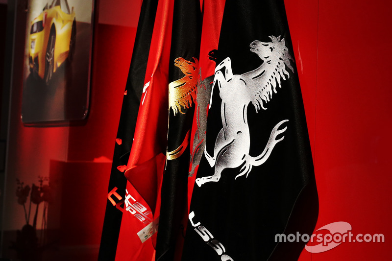 Bandera Ferrari