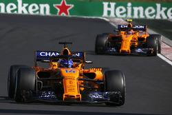 Fernando Alonso, McLaren MCL33 and Stoffel Vandoorne, McLaren MCL33