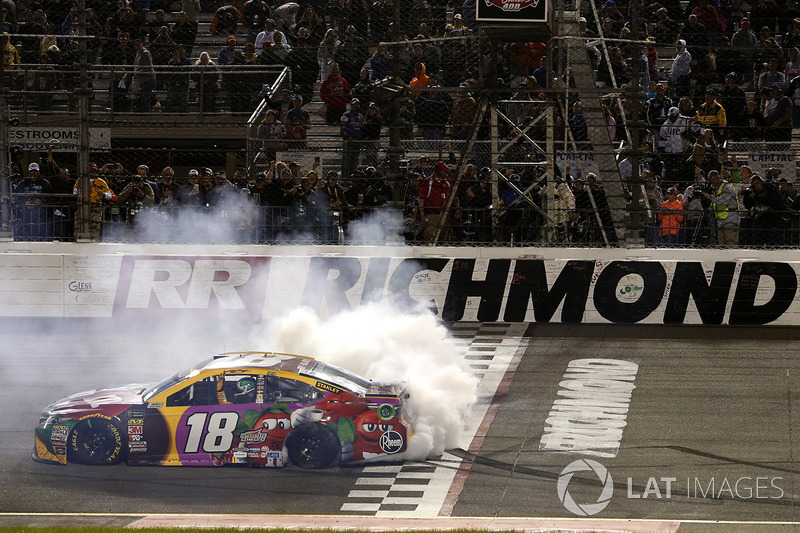 Race winner Kyle Busch, Joe Gibbs Racing