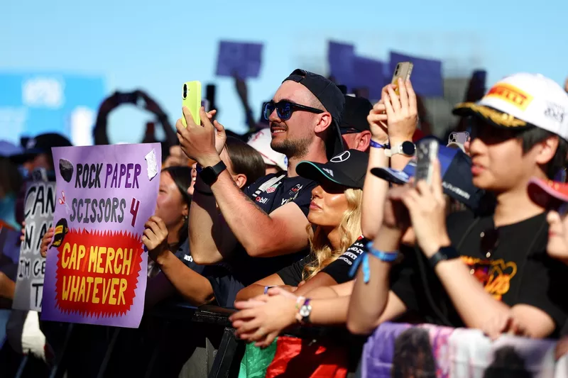 Les supporters manifestent leur soutien dans la fan zone