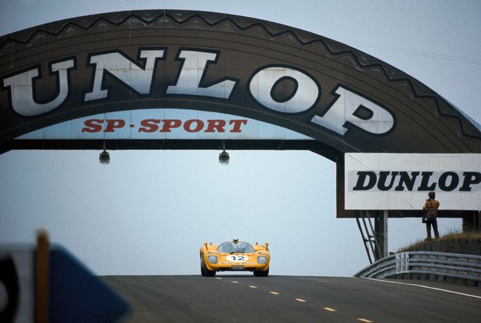 #12 Ecurie Francorchamps, Ferrari 512 S: Hughes de Fierlant, Alistair Walker 