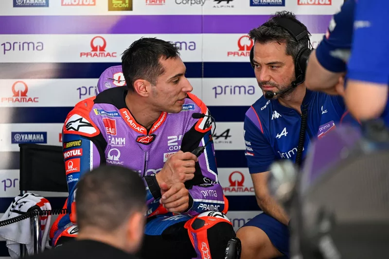 Toprak Razgatlioglu et son chef mécanicien (Pramac Racing)