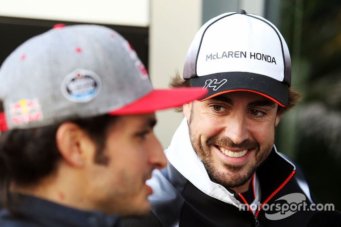 Fernando Alonso, McLaren y Carlos Sainz, Scuderia Toro Rosso