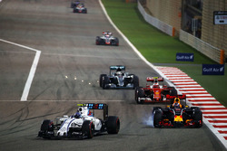 Valtteri Bottas, Williams FW38 und Daniel Ricciardo, Red Bull Racing RB12