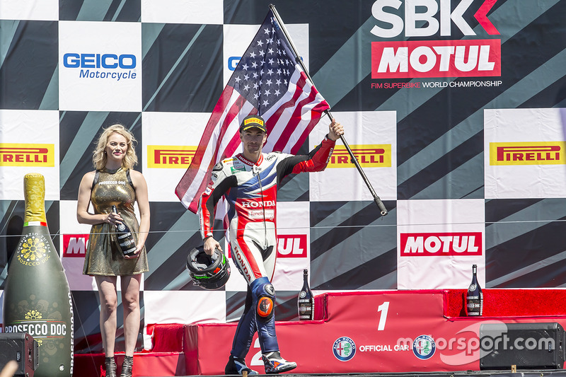 Nicky Hayden, Honda World Superbike Team, fête sa troisième place sur le podium