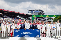 FIA Action for Road Safety fotoshoot: FIA President Jean Todt, ACO President Pierre Fillon, acteur B