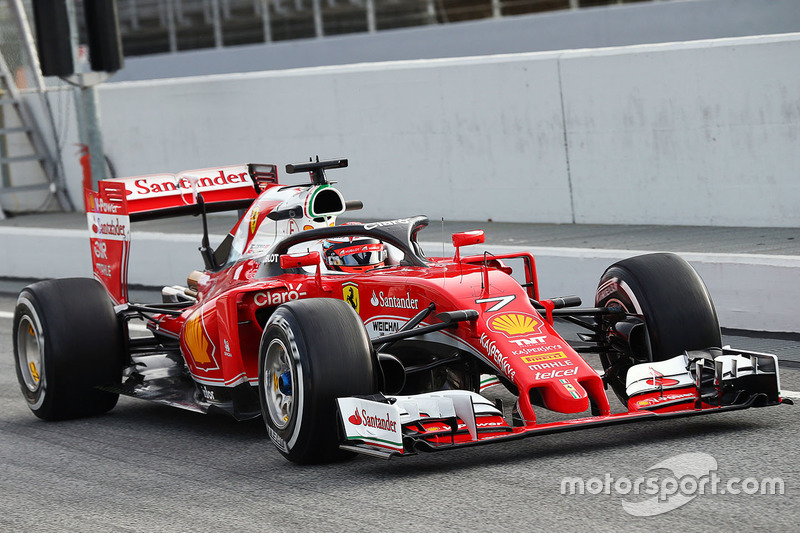 Kimi Raikkonen, Ferrari SF16-H running the halo cockpit cover