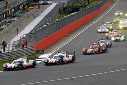 #1 Porsche Team Porsche 919 Hybrid: Neel Jani, Andre Lotterer, Nick Tandy, #2 Porsche Team Porsche 919 Hybrid: Timo Bernhard, Earl Bamber, Brendon Hartley