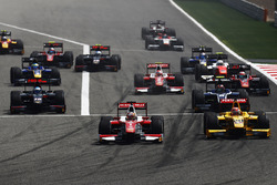 Départ : Charles Leclerc, PREMA Racing mène