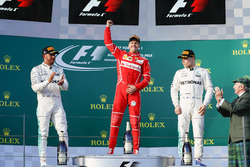 Podum: 1. Sebastian Vettel, Ferrari; 2. Lewis Hamilton, Mercedes AMG F1; 3. Valtteri Bottas, Mercede