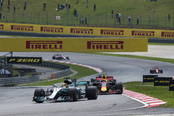 Льюіс Хемілтон, Mercedes-Benz F1 W08, Макс Ферстаппен, Red Bull Racing RB13