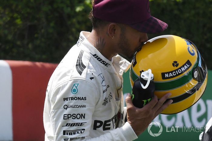 Ganador de la pole Lewis Hamilton, Mercedes AMG F1